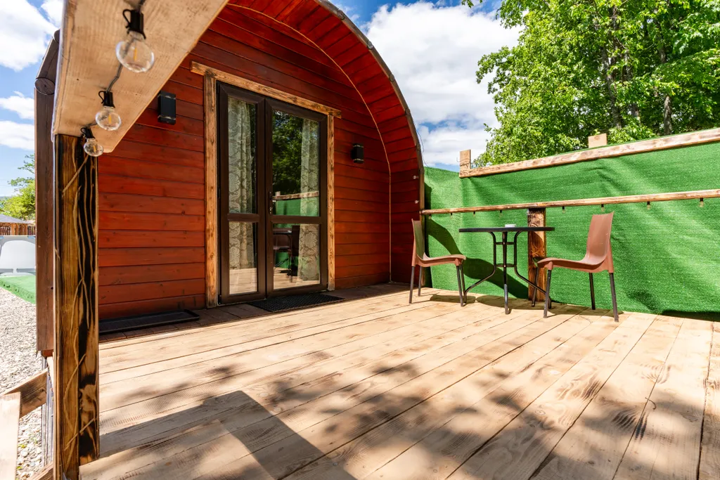 Уютный домик на опушке леса