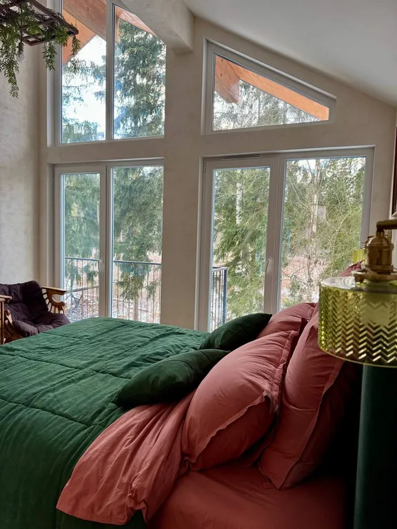 Уютный дизайнерский дом с сауной у самого леса