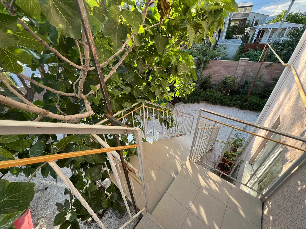 Двухкомнатный дом с кухней на 2 этаже