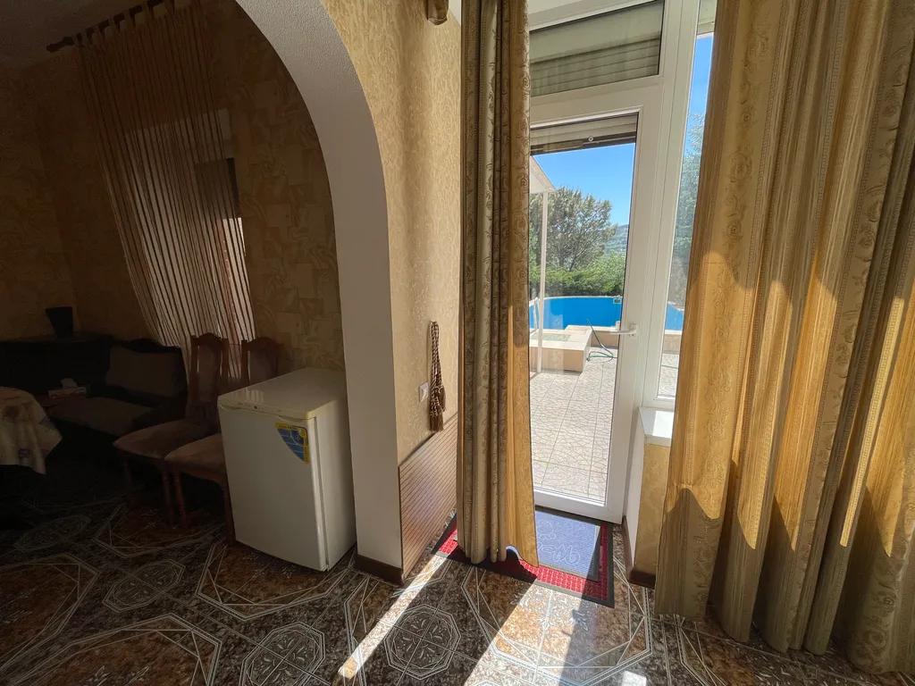 Шикарный коттедж с бассейном