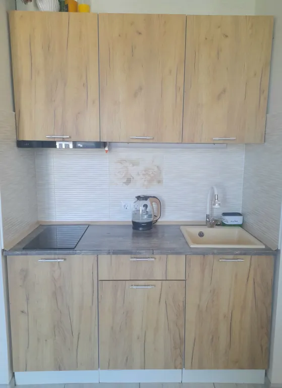 Светлая студия в тихом районе у моря