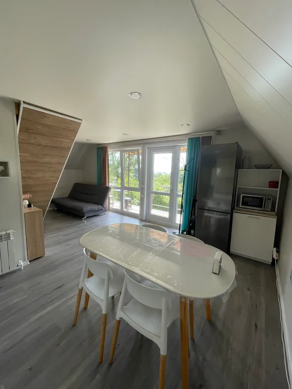 Уютный дом с видом на море и лес