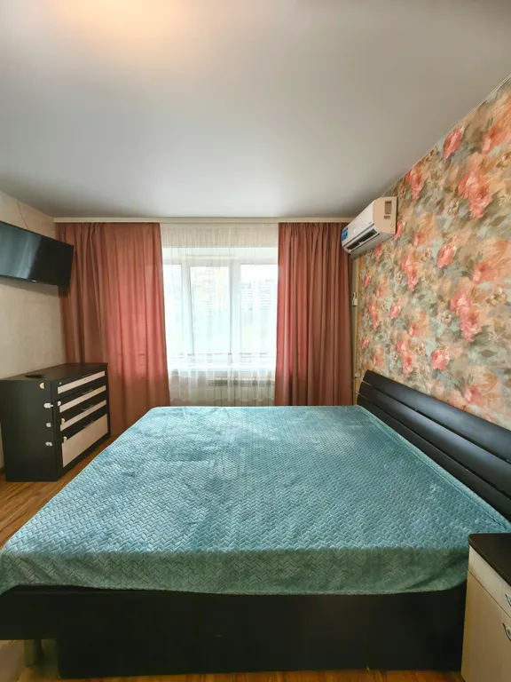 Уютная квартира в центре с кондиционером, отдельной кухней и балконом