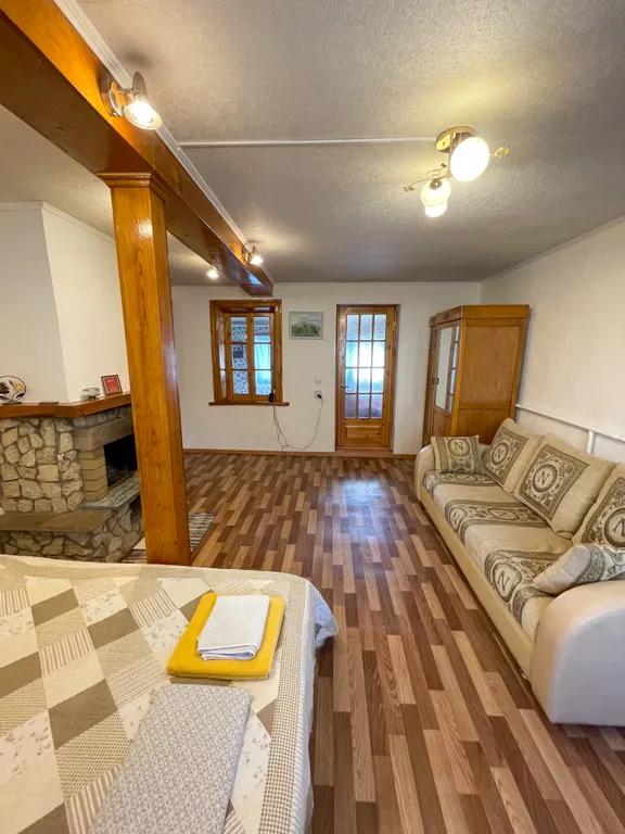 Домик с камином 2-уровневый с кухней у Парка и Цветник