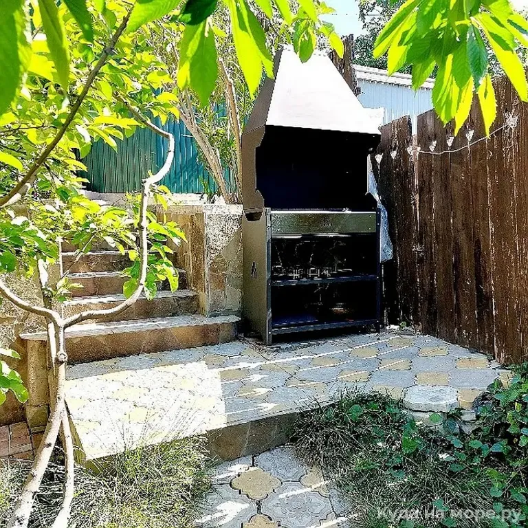 Этаж дома в центре с видом на море и горы