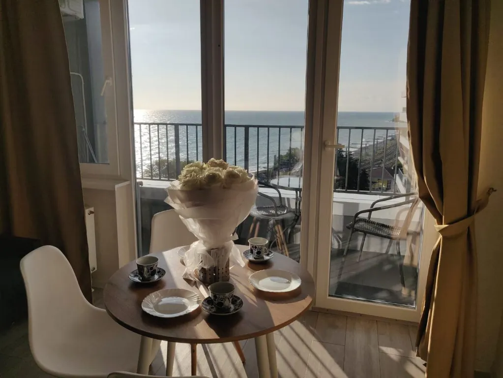 Квартира Ретро студия с панорамными окнами с видом на море, бассейн — аренда посуточно в Дагомыс