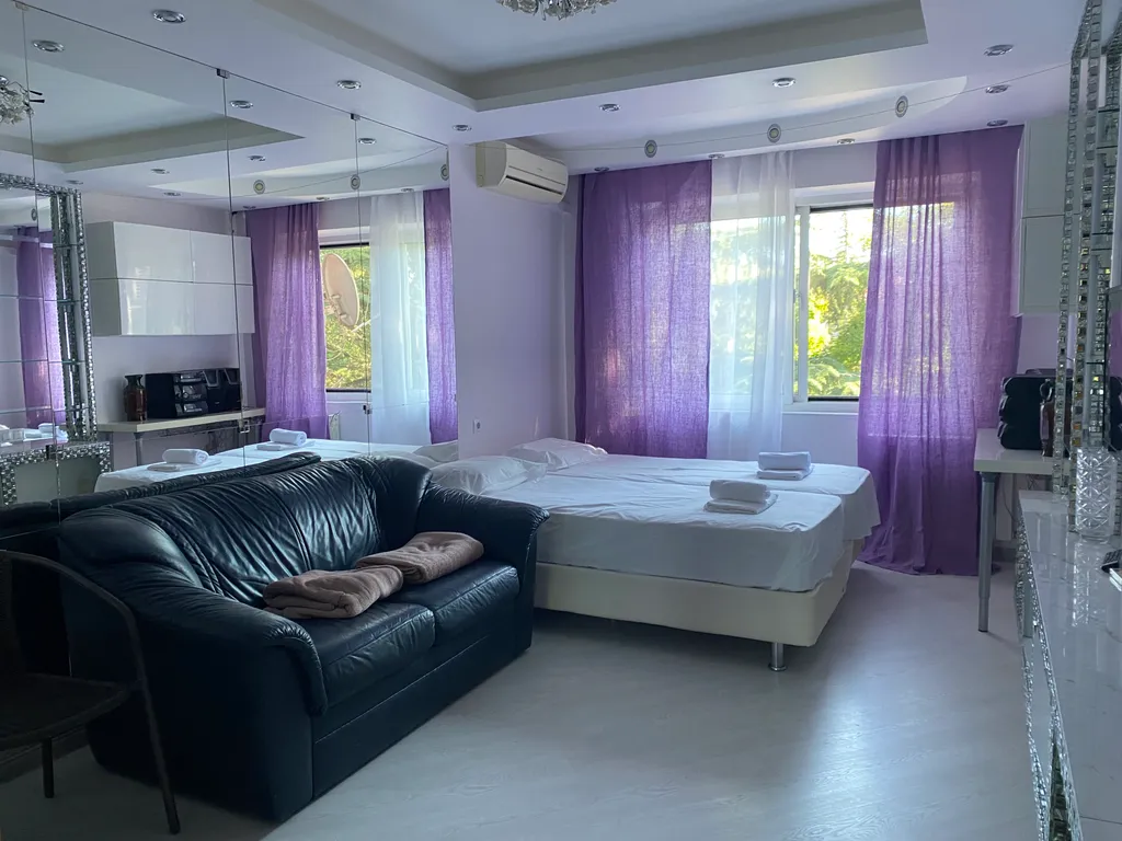 Квартира Просторная 2-комнатная квартира у моря в центре — Адлер