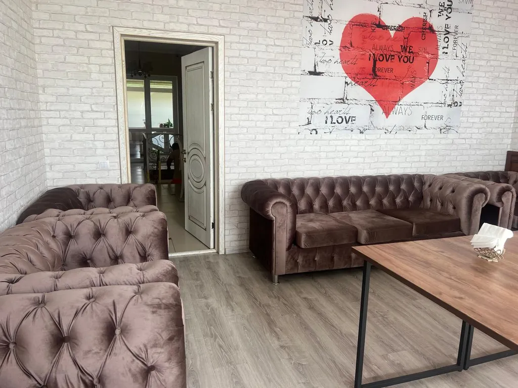 Дом замок с видом на море и горы