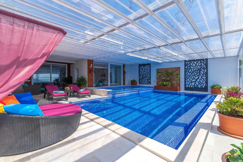 Вилла 466 с крытым бассейном с подогревом