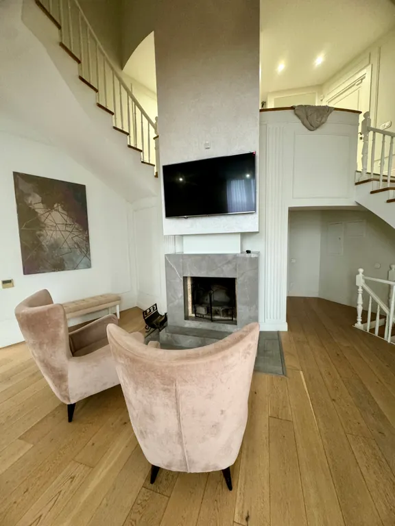 Дом с бассейном и баней у моря