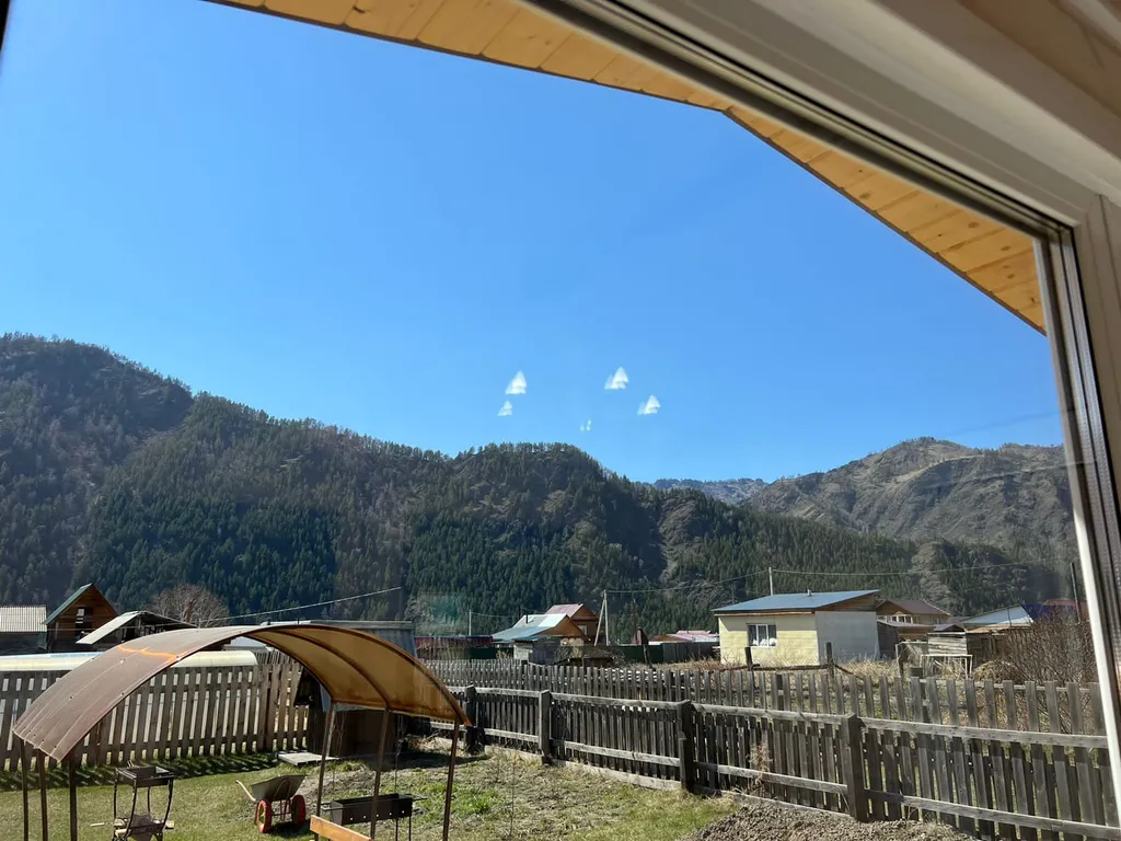 Домик с видом на горы