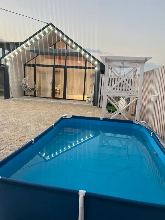 Уютный дом с бассейном