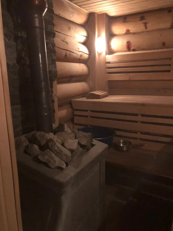 Коттедж с баней и беседкой из сруба