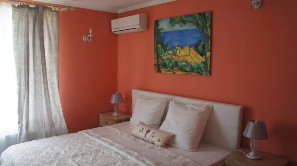 Квартира 3-комнатная Квартира — Кучугуры