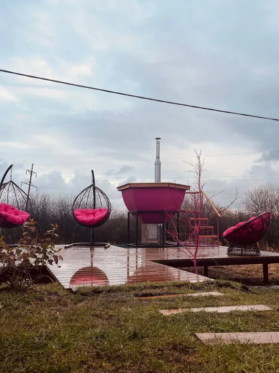 Дом с розовым чаном