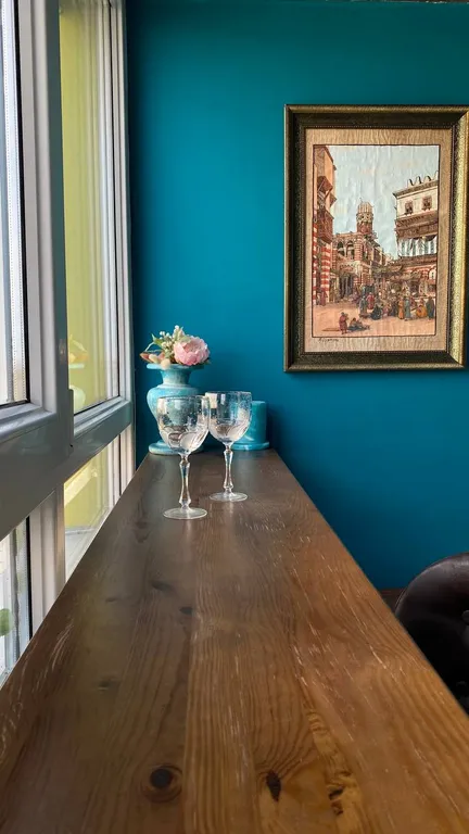 Уютная квартира с обустроенным балконом, оставит у вас на душе тепло