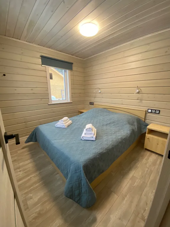 Уютный дом с бассейном на природе