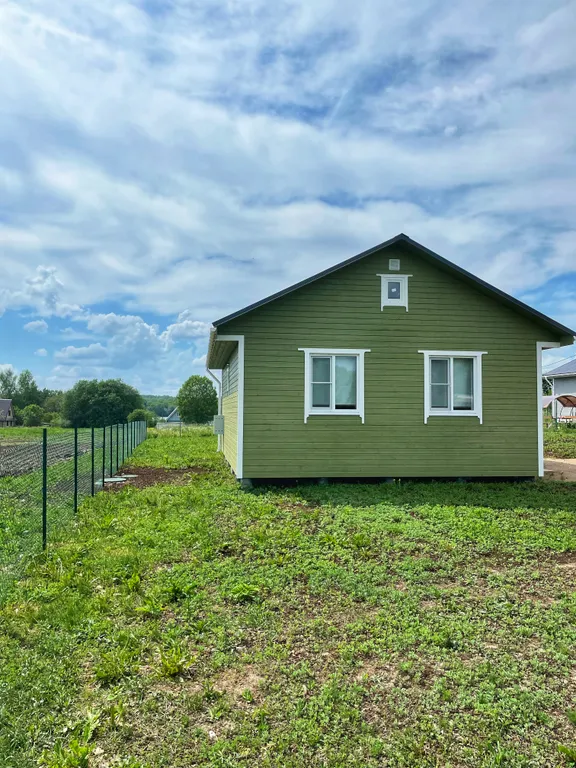 Коттедж Уютный коттедж с видом на озеро Врево — Володарское