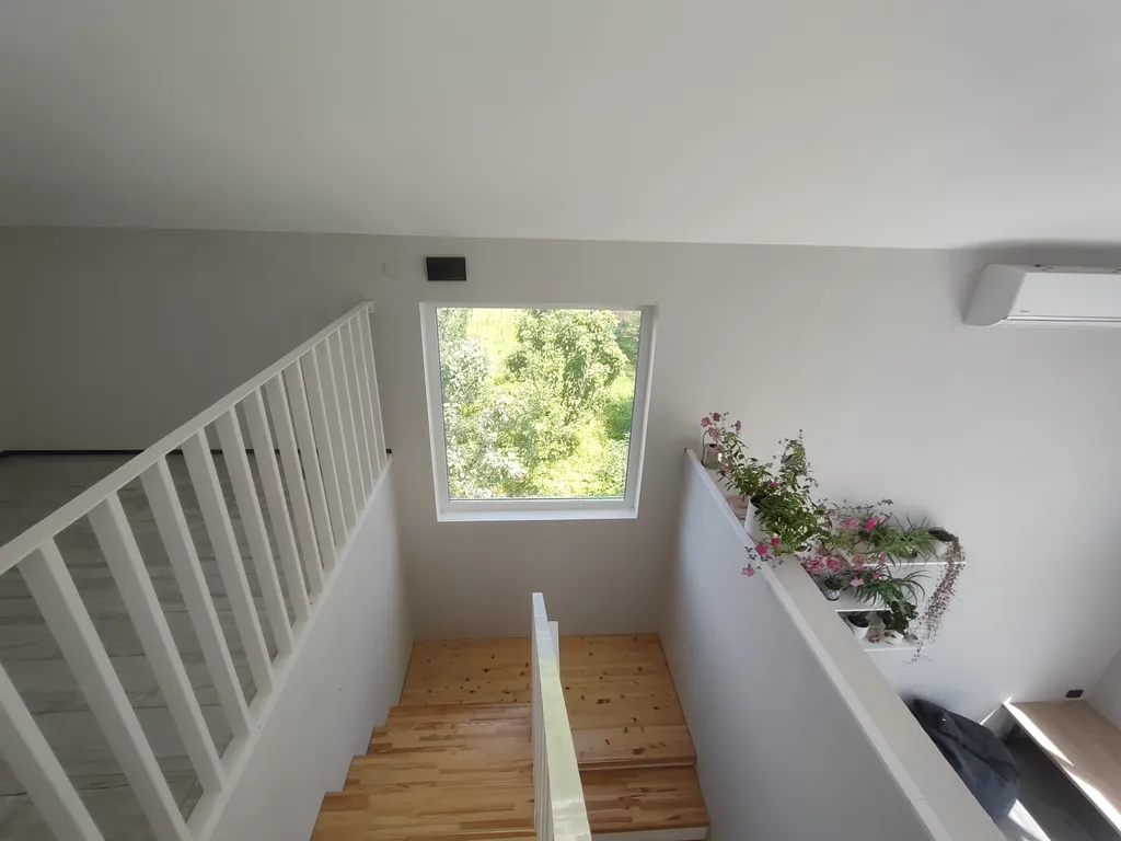 Современный дом с панорамными окнами и сауной