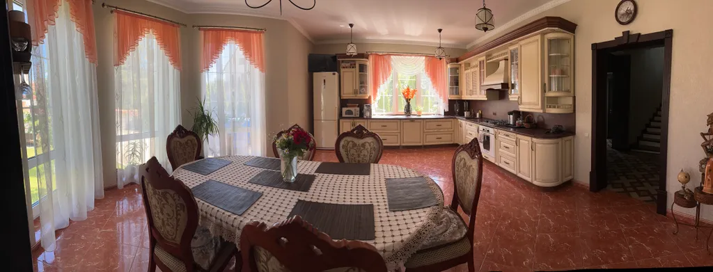 Домик в сосновом бору