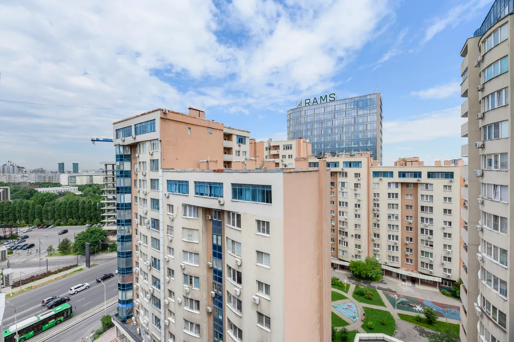 Современный жилой комплекс в центре