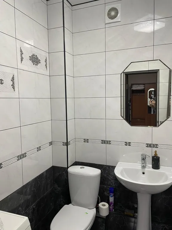 Уютная квартира в новом доме с лифтом с видом на гору