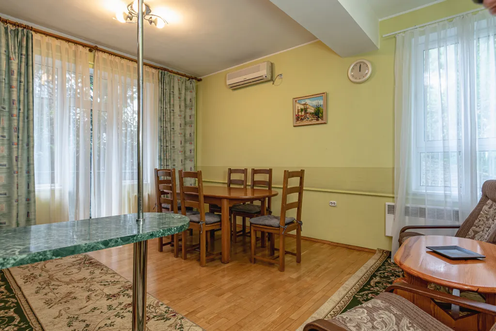 Уютные Апартаменты в центре города с 3-балконами