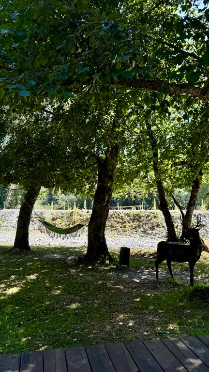 Вип шале на берегу реки, с банным чаном на террасе