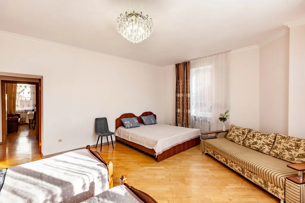 Уютный дом в центре города