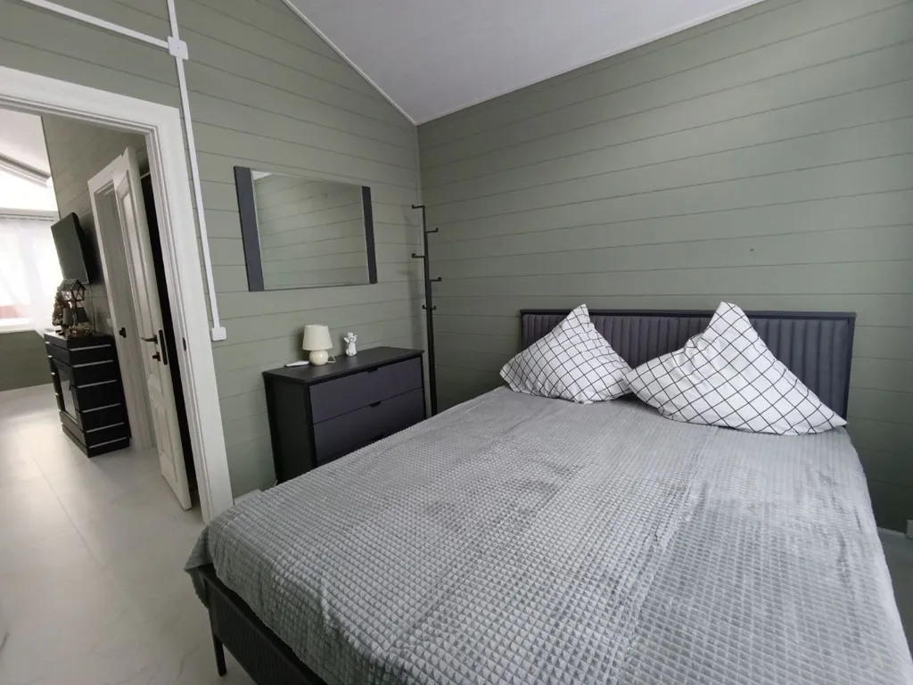 Дом в окружении леса