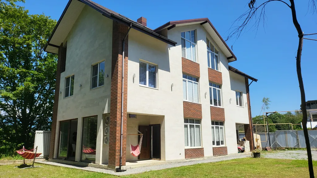 Уютный дом с баней, чаном и видом на горы