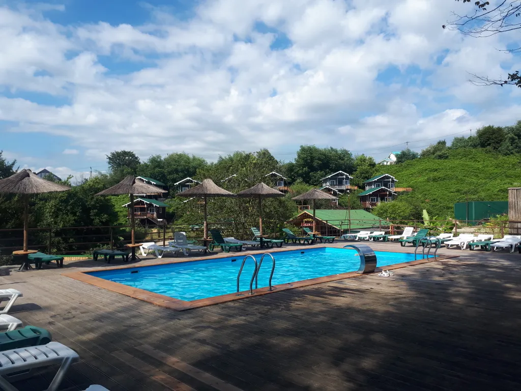 Коттедж на озере