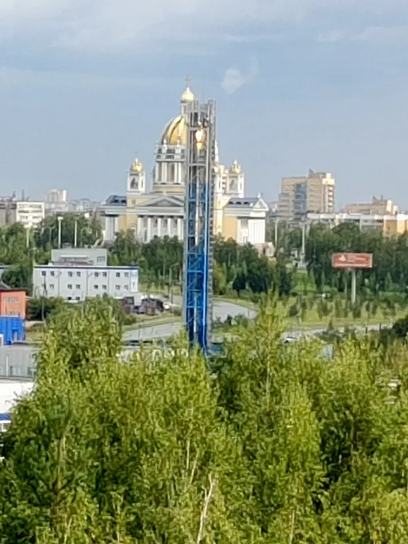 Студия у ледовой арены Трактор