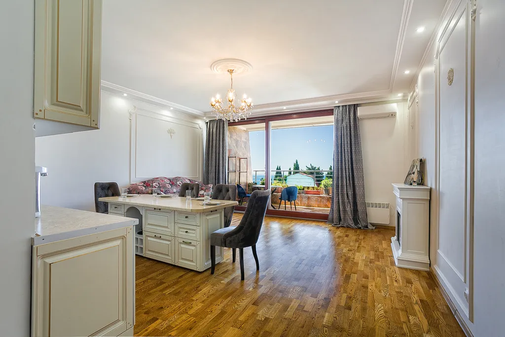 Апартамент с видом на бассейн