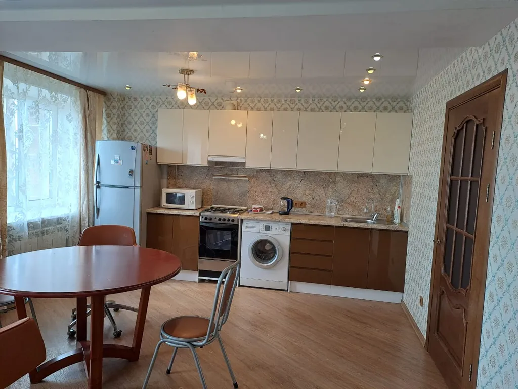 Центр города, гостиница Ахтуба, Воинская часть старая часть города