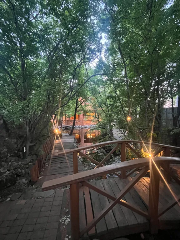 Деревянный дом с приватной территорией