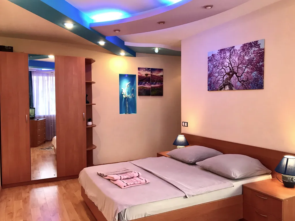 Чистая и современная квартира недалеко от центра