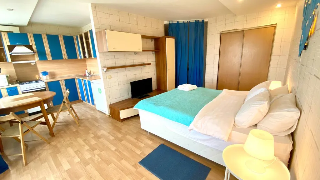 Замечательная студия недалеко от Зна́мения Богоро́дицы