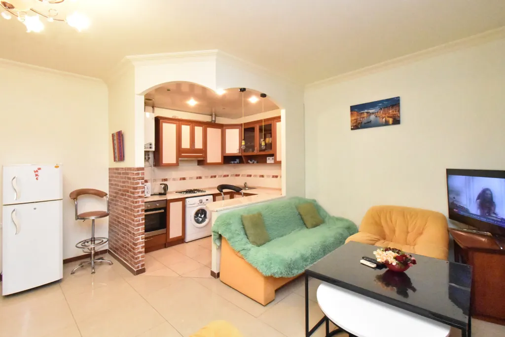 Квартира у площади Республики