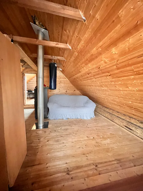 Дом рядом с карьерами