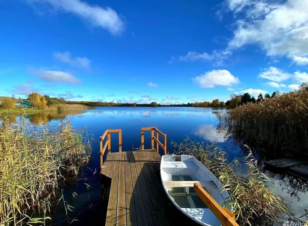 Дом на берегу озера