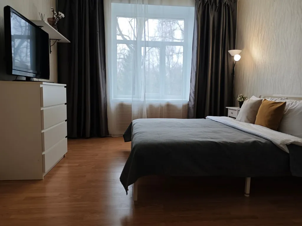 Квартира Квартира Сталинка с видом на Кремлевский парк — Великий Новгород