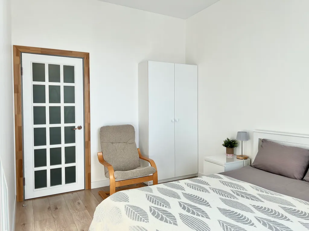 Солнечная квартира у озера рядом с новой набережной