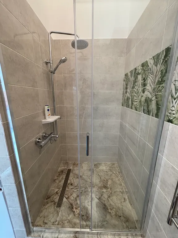 Кругозор туан-хаус с видом на реку