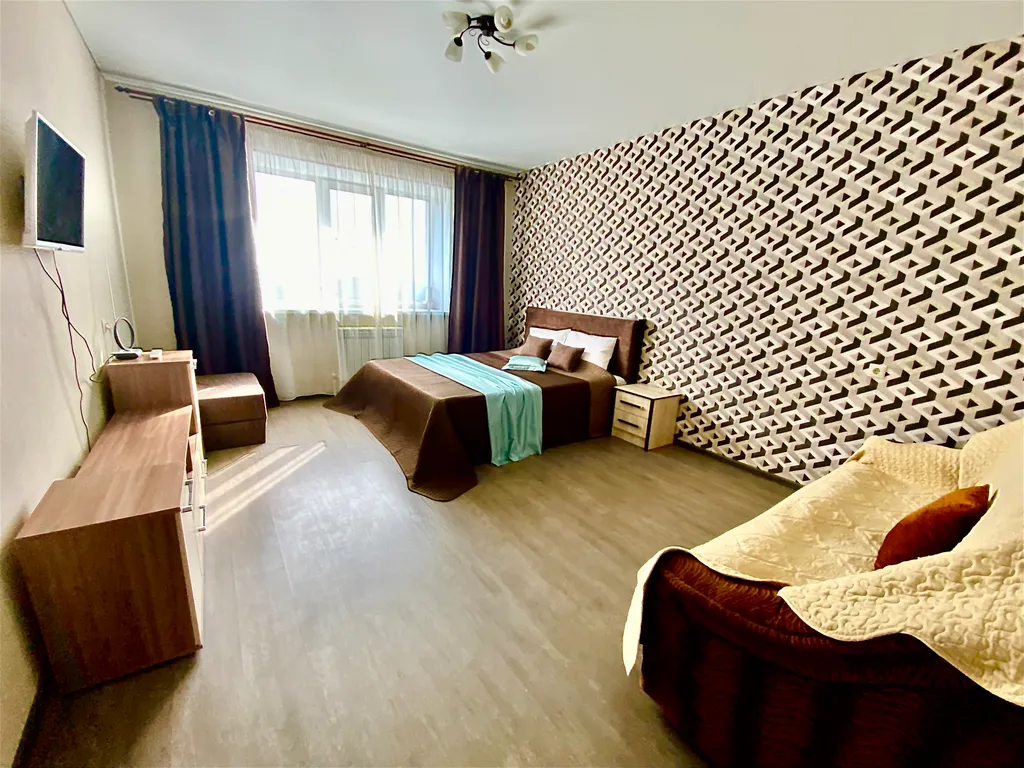 Квартира у бассейна Аквамарин — аренда посуточно в Семилуки