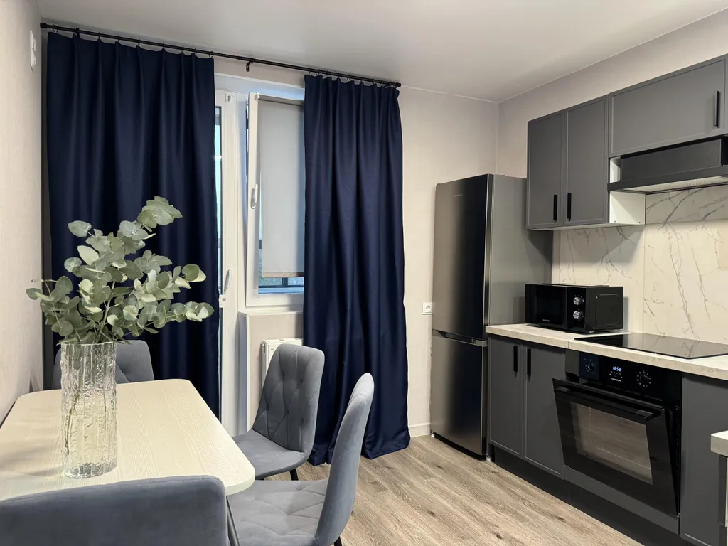 Двухкомнатная квартира с кондиционером рядом ГосЦирк и парк им.Гафури