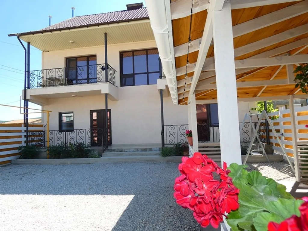 Коттедж Аиле — аренда посуточно в Судак