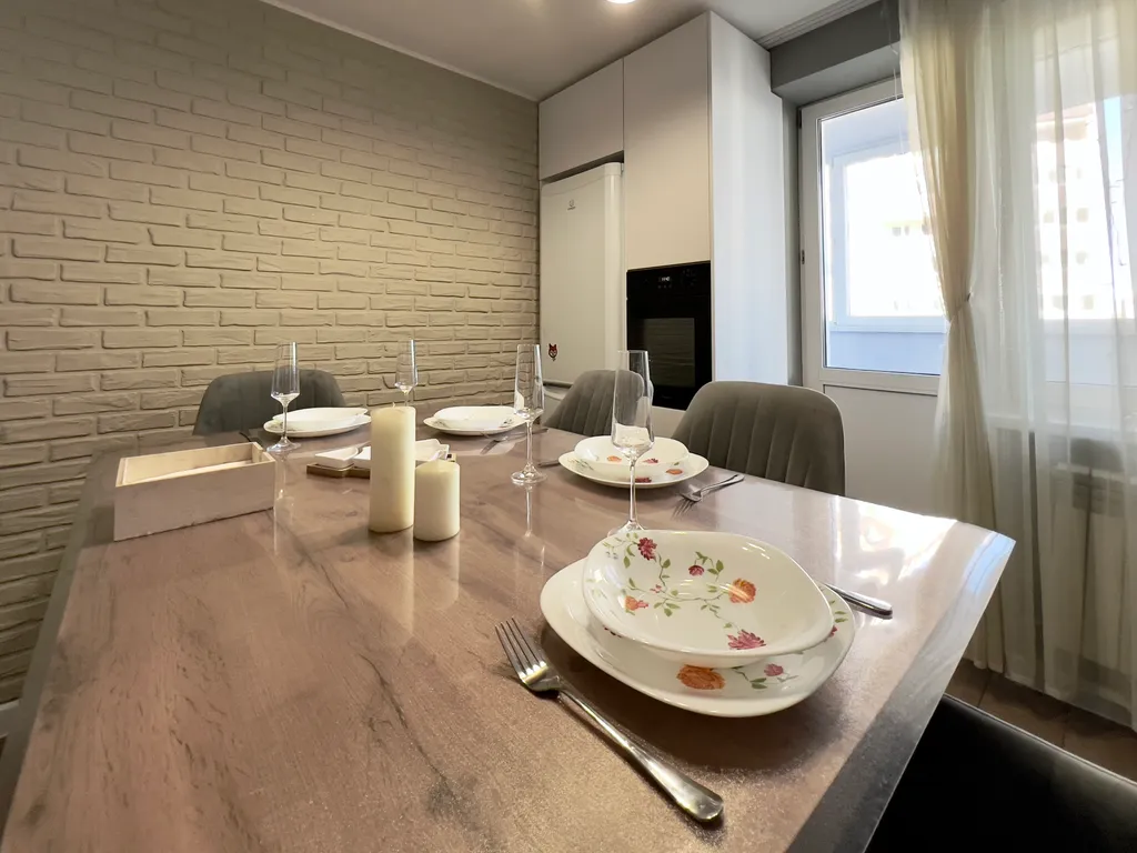 Стильная уютная евро-двушка недалеко от центра травматологии