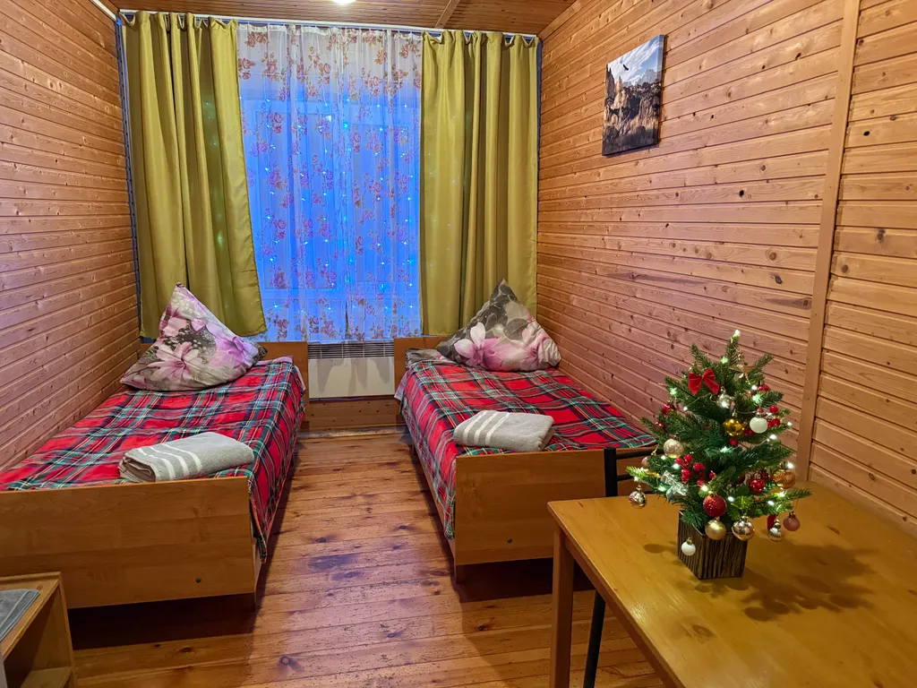 Квартира Жилая комната с двумя односпальными кроватями — Апшеронск