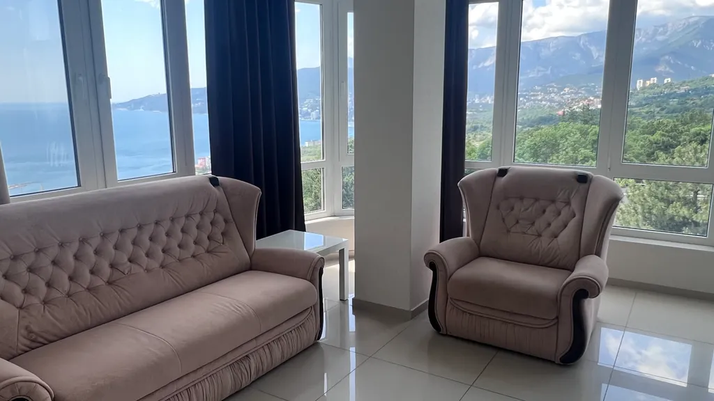 Панорамная квартира с видом на Ялту